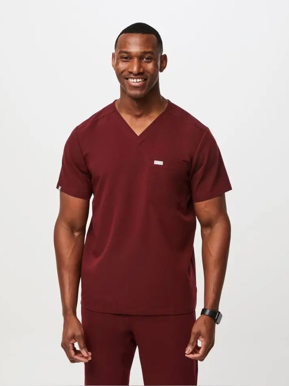 Figs Men’s Leon Three-Pocket Scrub Burgundy Top Shirt Size Small EUC